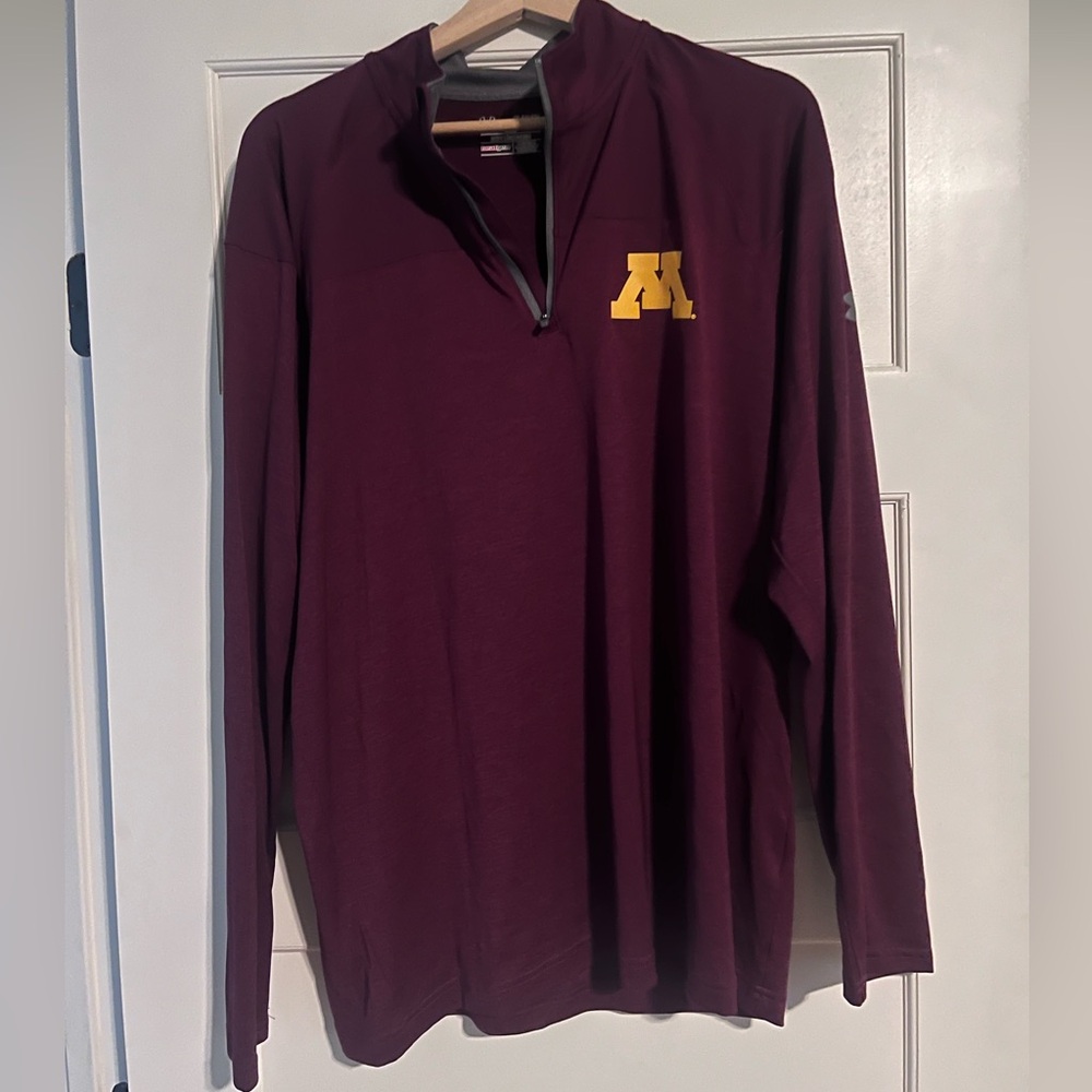Minnesota Gophers Under Armor 1/4 zip, maroon, size XL